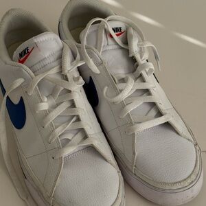 Nike Men's White and Blue Athletic Sneakers